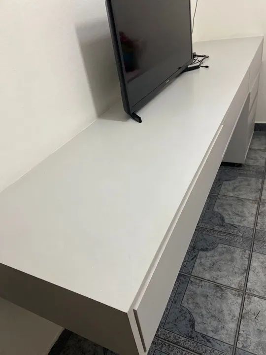 Mesa suspensa de MDF 2,20x0,50m - Foto 2