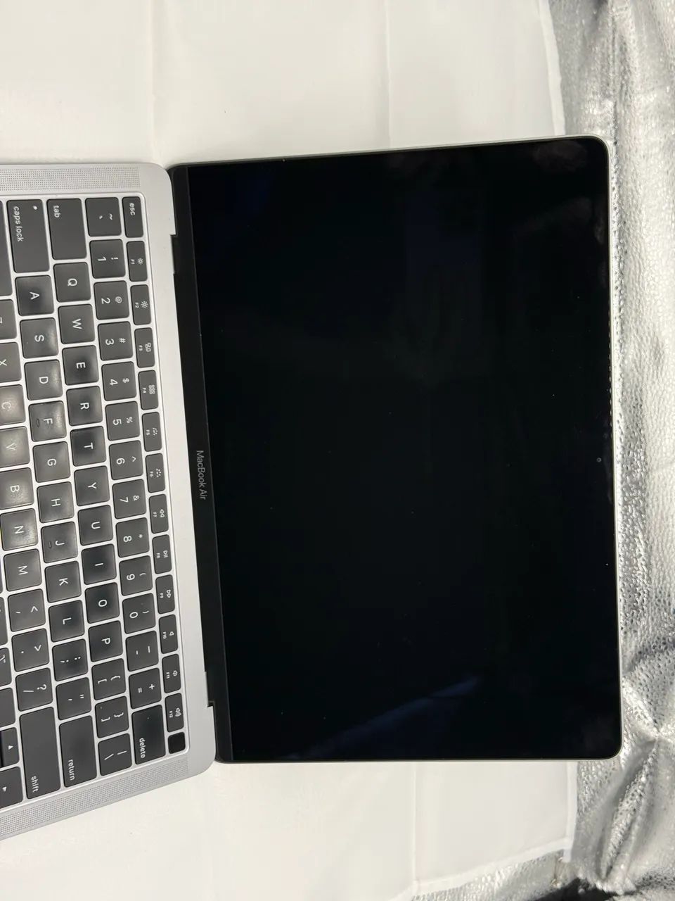 MacBook Air 2019 i5 8RAM 256SSD  - Foto 4