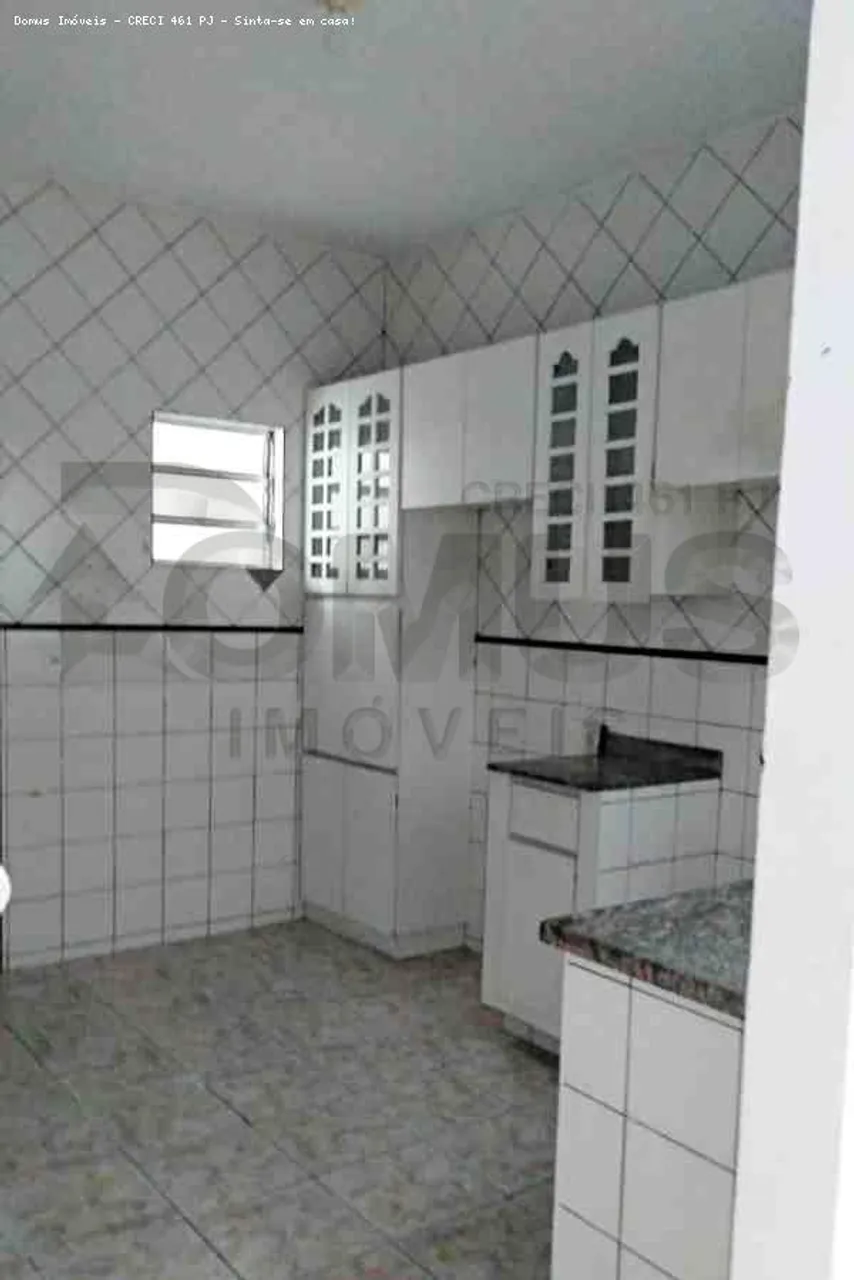 Casa Ampla à Venda no Suíssa com Varanda, 5 Quartos e 3 Banheiros