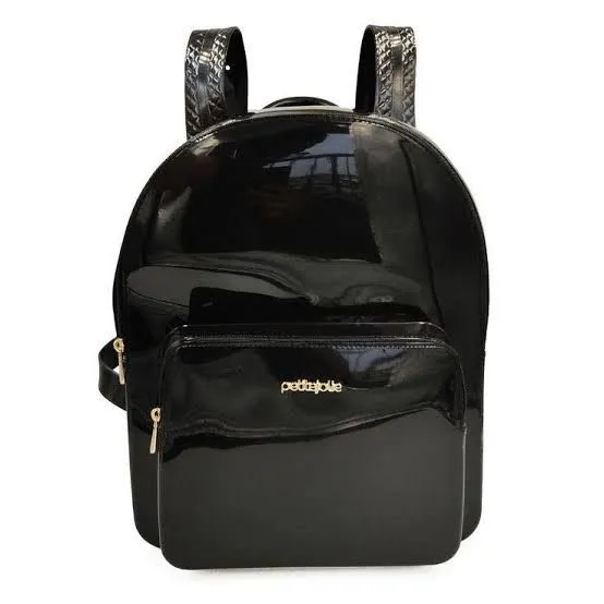 Mochila Petite Jolie preta em veniz