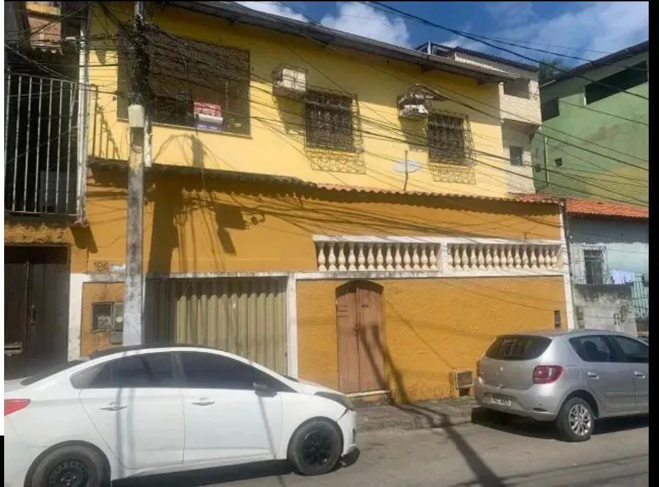 Casa Boca do Rio 4/4 Térrea Podendo fazer Garagem ou Comercio, ônibus na Porta, Praia