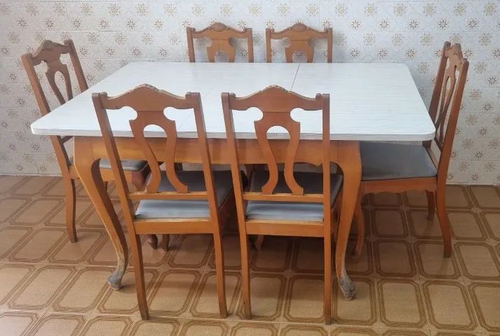 Mesa retrô de cozinha em madeira maciça marfim