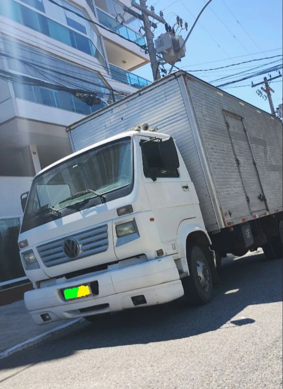 Caminhão VW 8150 baú  - Foto 2