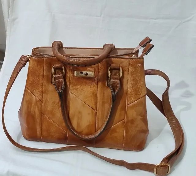 Bolsa Feminina - Couro Sintético- Usada Com pequeno defeito