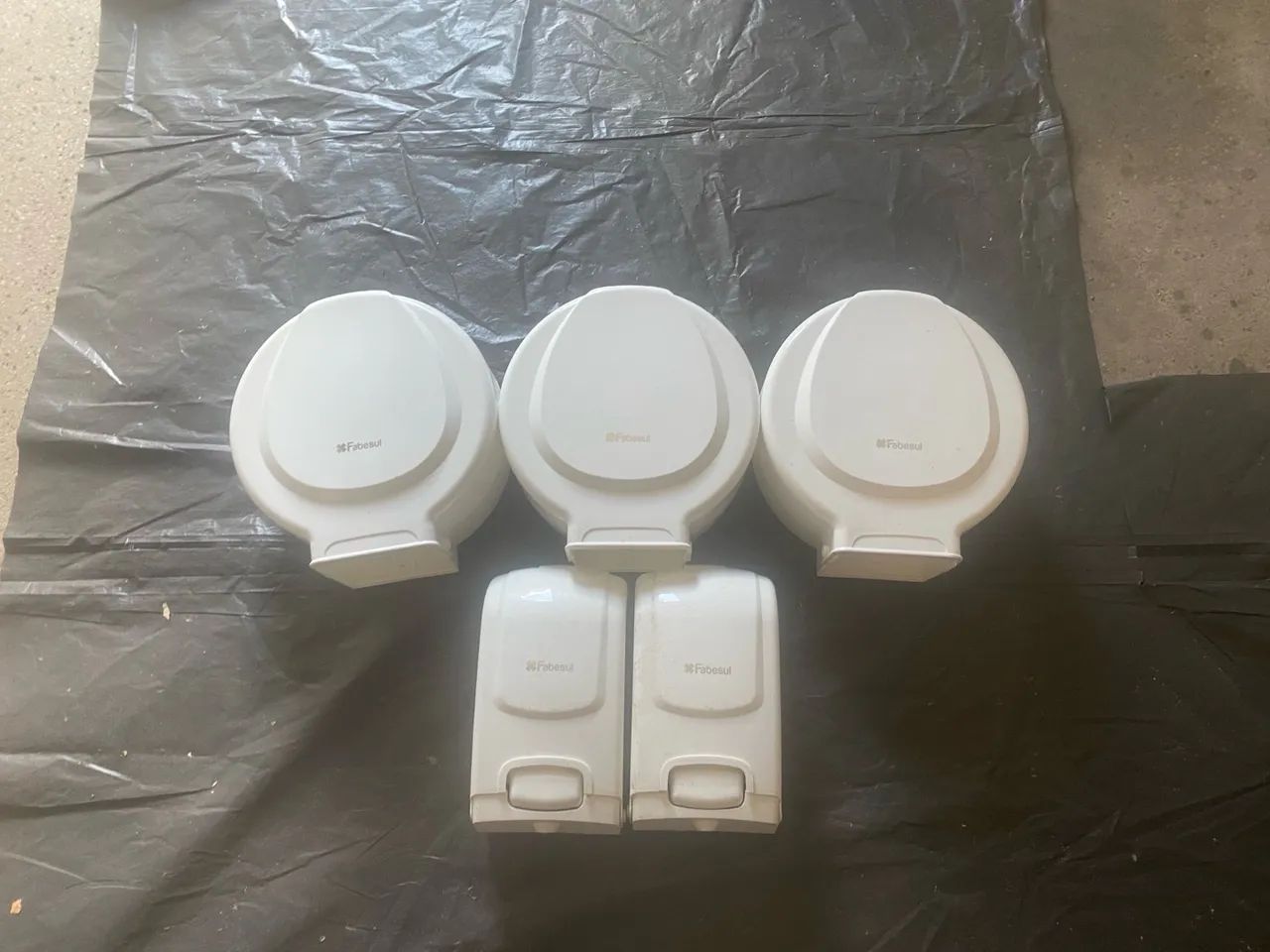 Kit dispensadores de sabão e papel