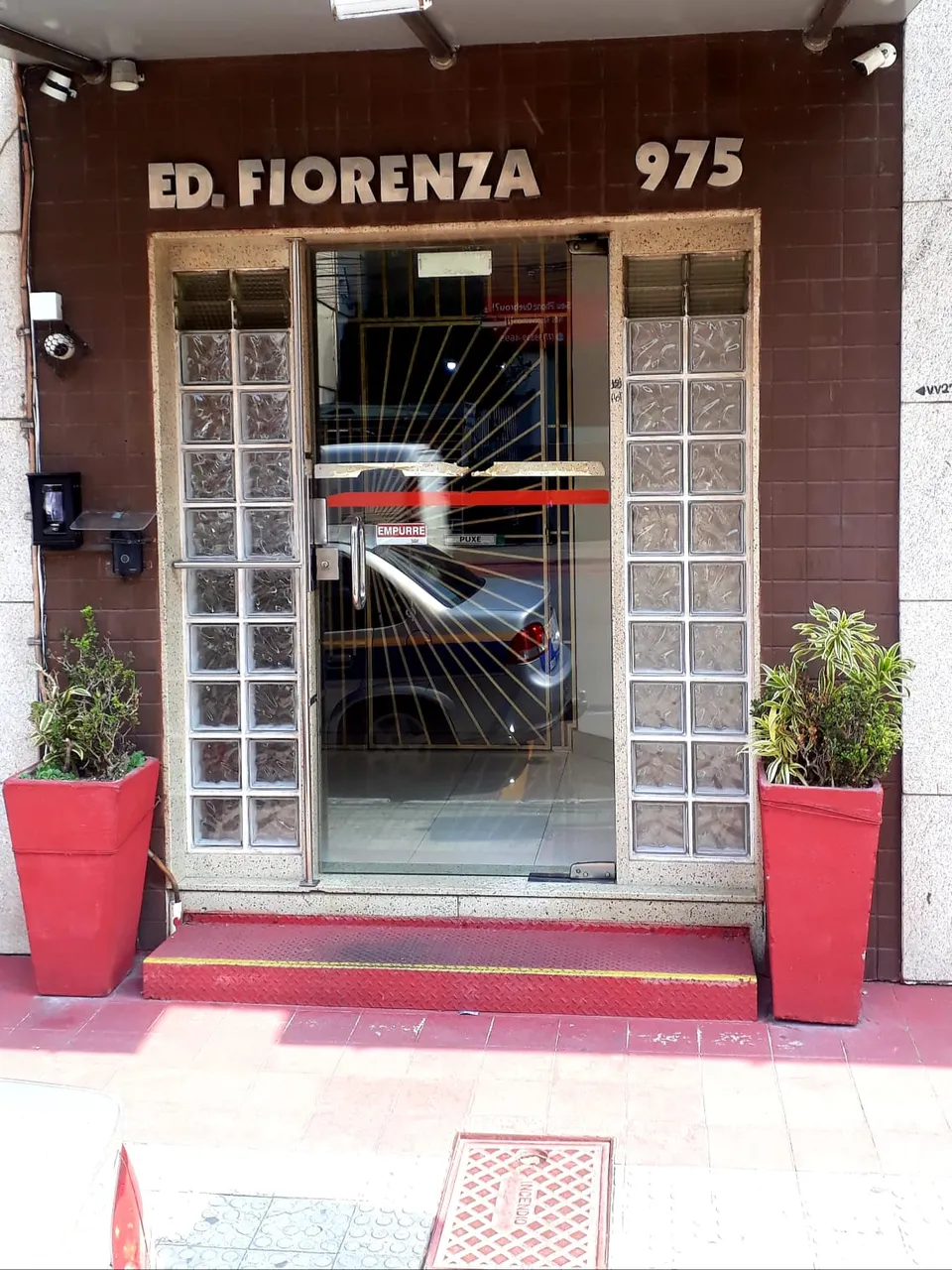 ED. FIORENZA - AP 3 QUARTOS C/ SUÍTE - SOL DA MANHÃ - GARAGEM COBERTA - ÓTIMA LOCALIZAÇÃO