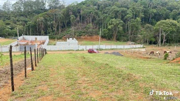 Terreno plano com muro - pronto para construir! - Foto 2
