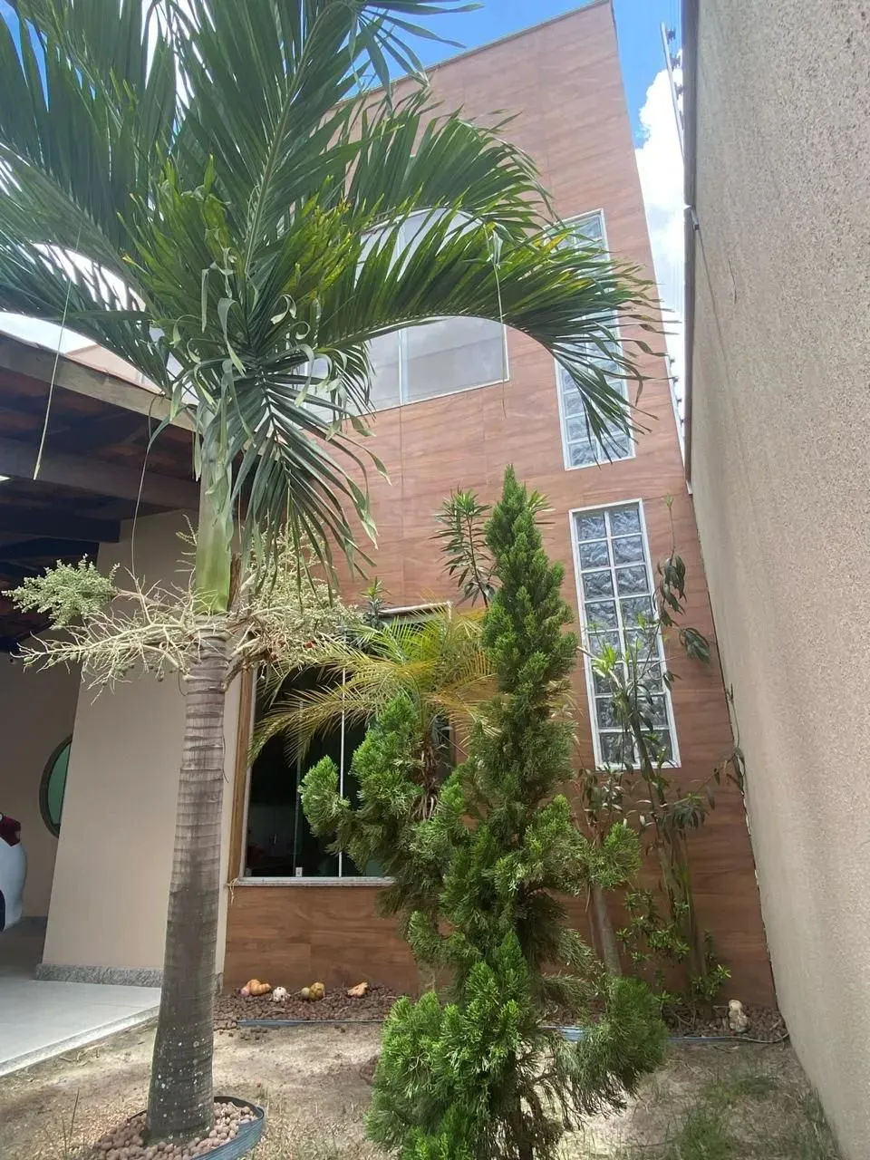 Casa 06 quartos com piscina, área goumert, energia solar prontinho para morar