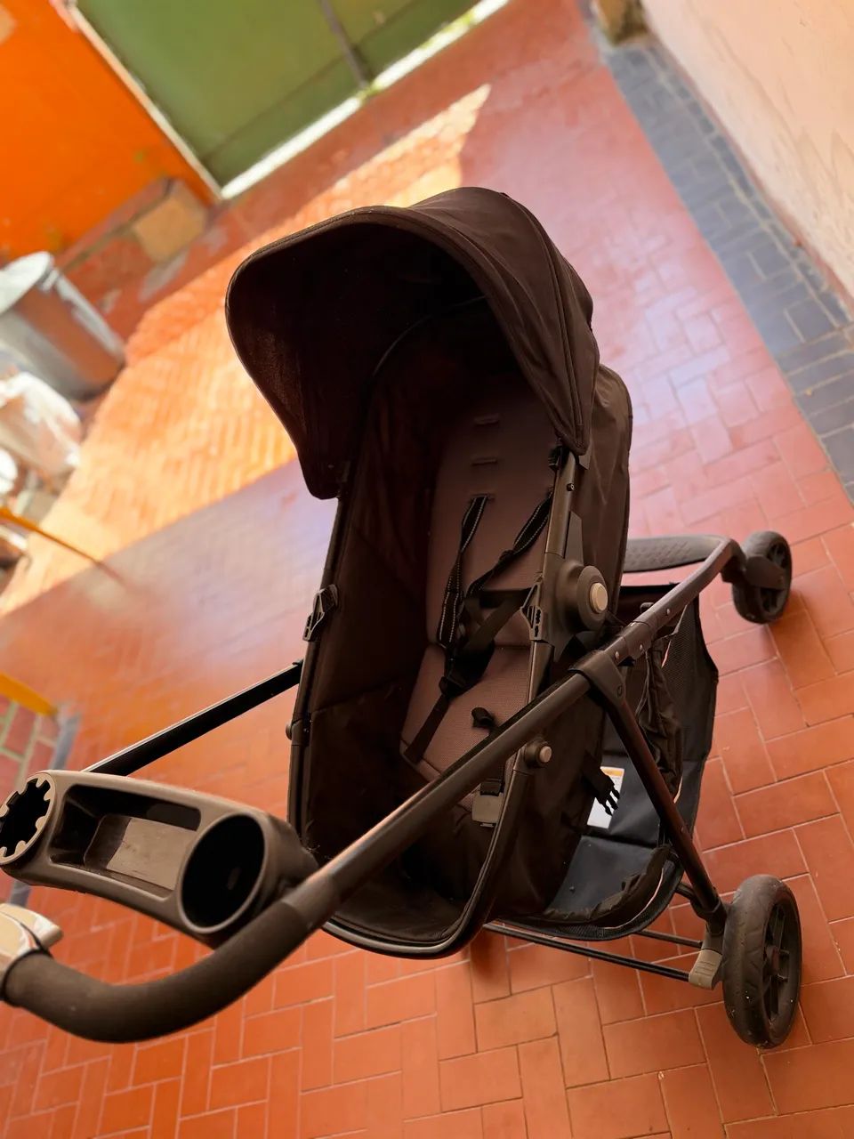 Carrinho de bebê com bebê conforto  - Foto 3