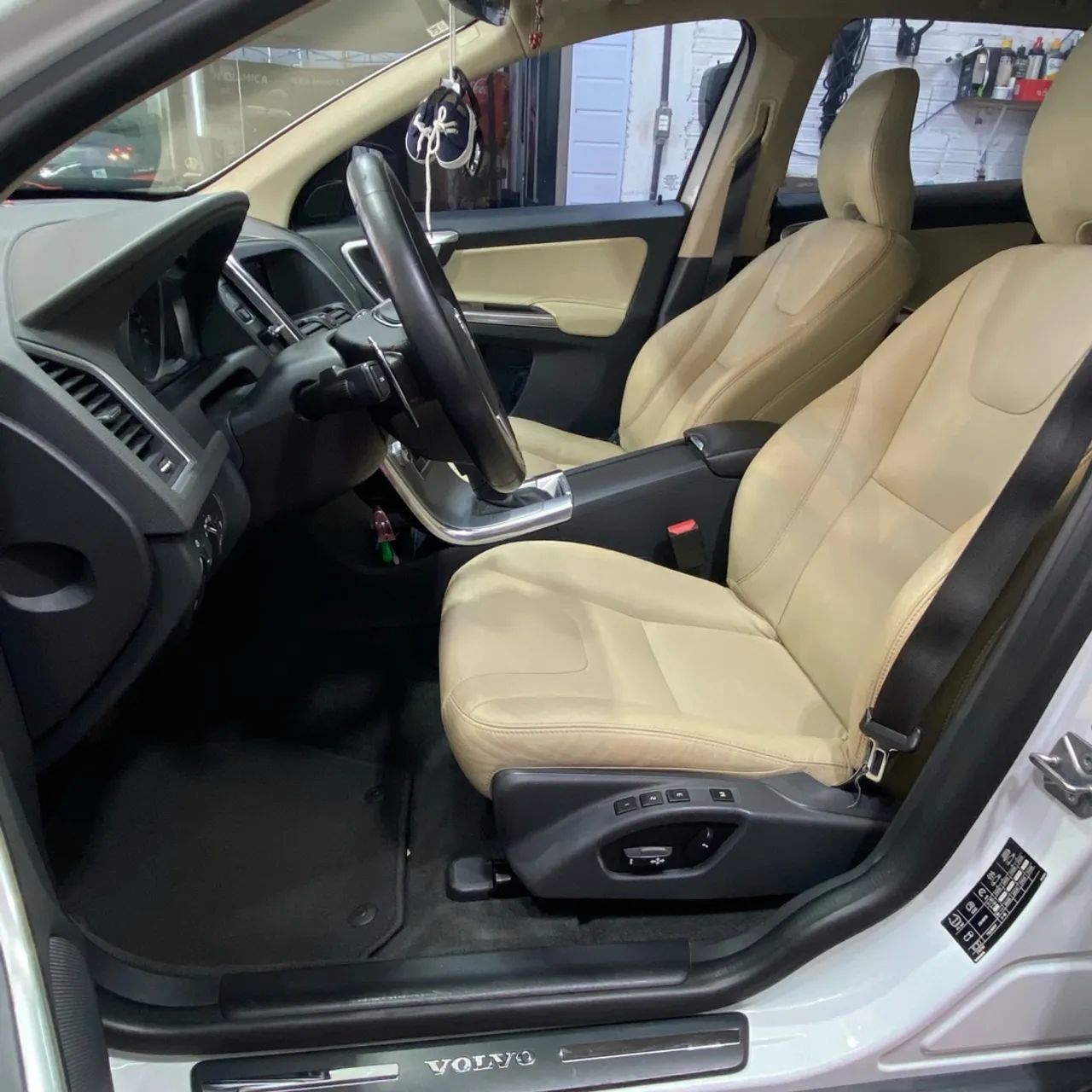 Volvo xc60 T5 2017  - Foto 3