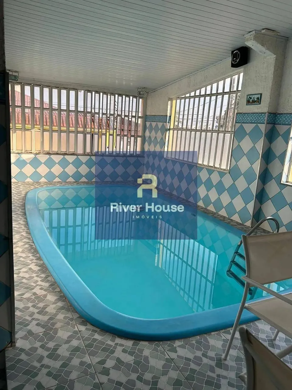 Casa Terrea padrão à venda, sendo 465 m² de area Total 03 suites Bairro Jardim Tropical ,
