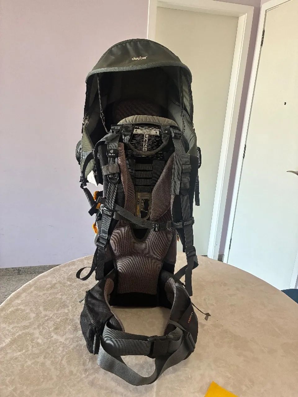 Mochila Deuter Kid Comfort 3 de carregar bebê - Foto 3