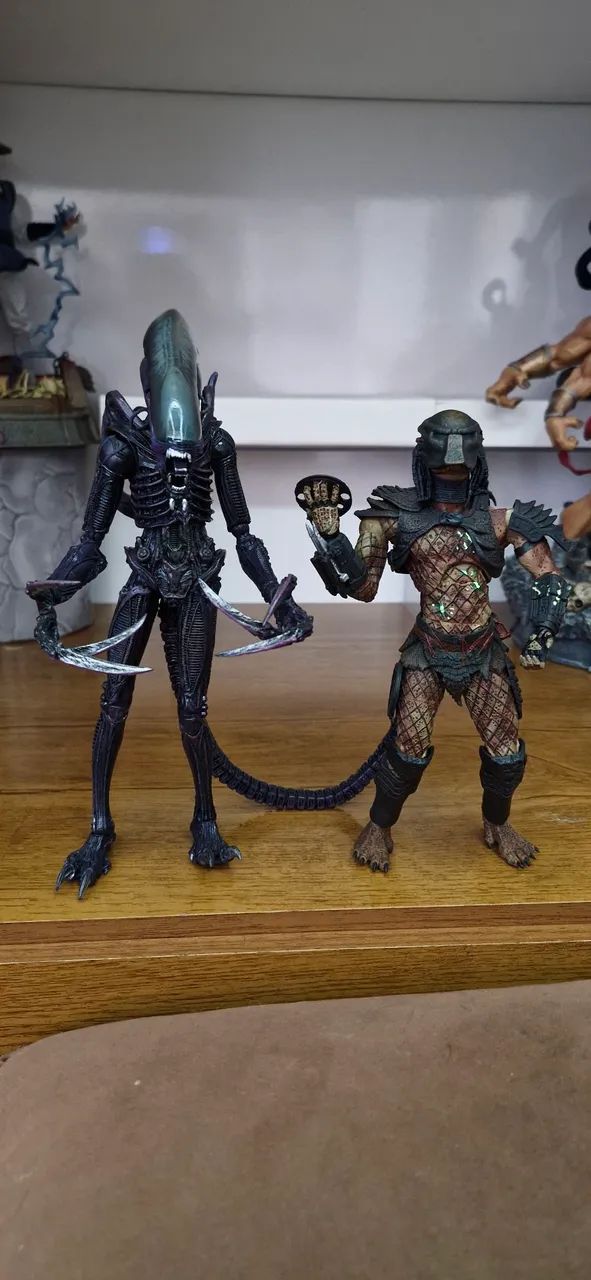 Bonecos Alien e Predador neca e mc farlane