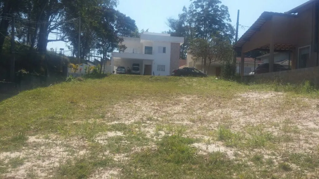Terreno à venda com 564 m2 em condomínio fechado na região da Granja Viananem Cotia - SP