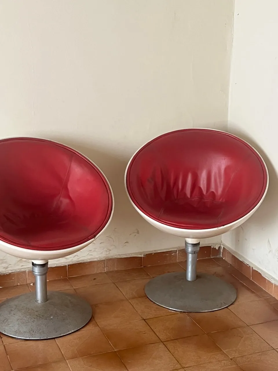 Poltronas Vintage Redondas - Design Clássico