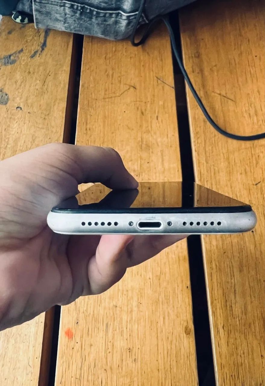 iPhone XR 64GB Branco  - Foto 3