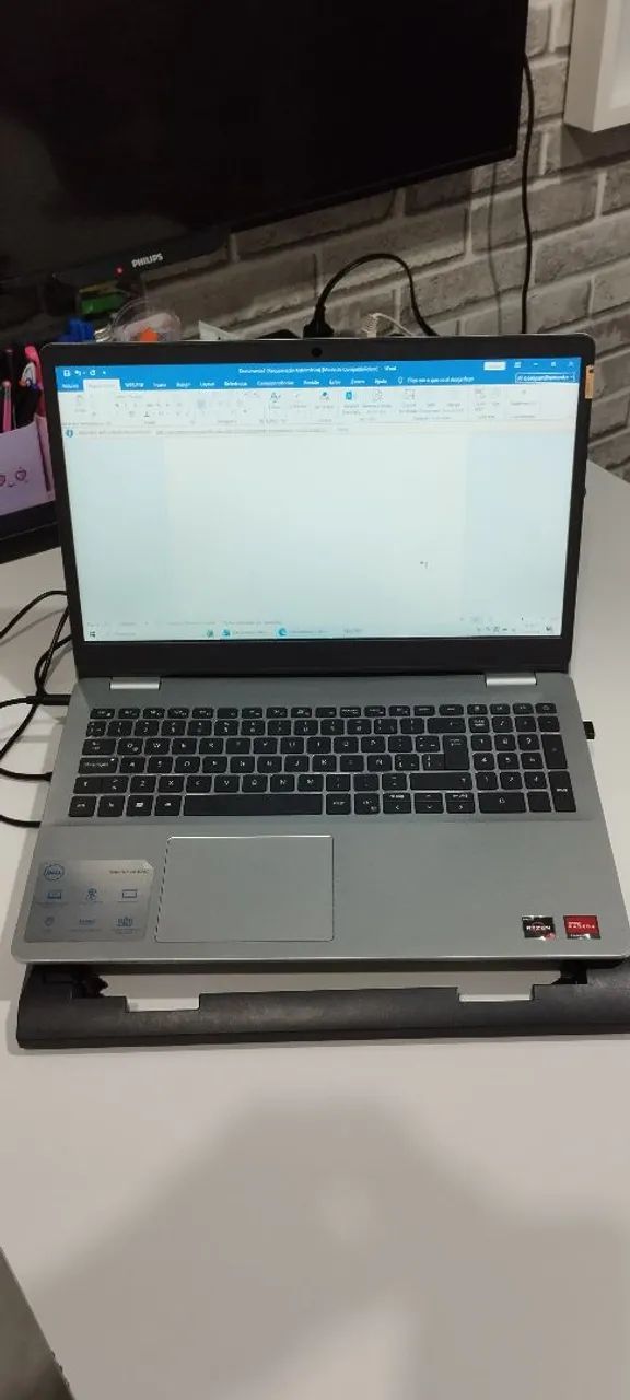 Vendo notebook Dell + impressora L395 + móvel.