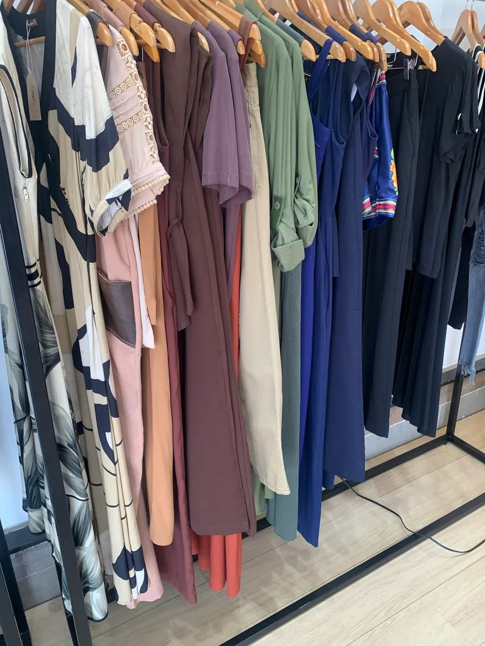 470 peças de Roupas multimarcas unissex estoque - Foto 3