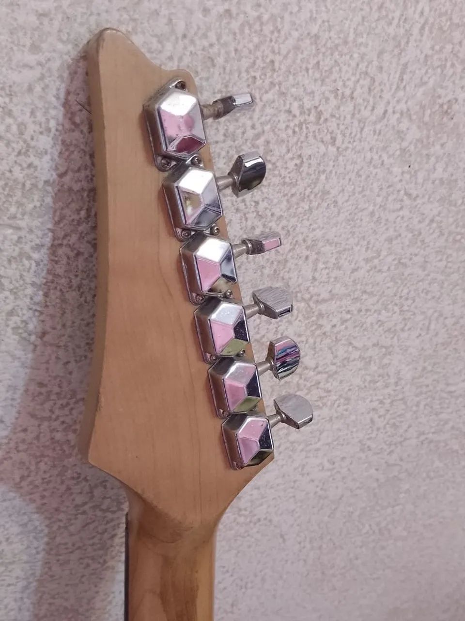 Guitarra Ibanez GRX40, troco em outra ibanez ou vendo - Foto 3