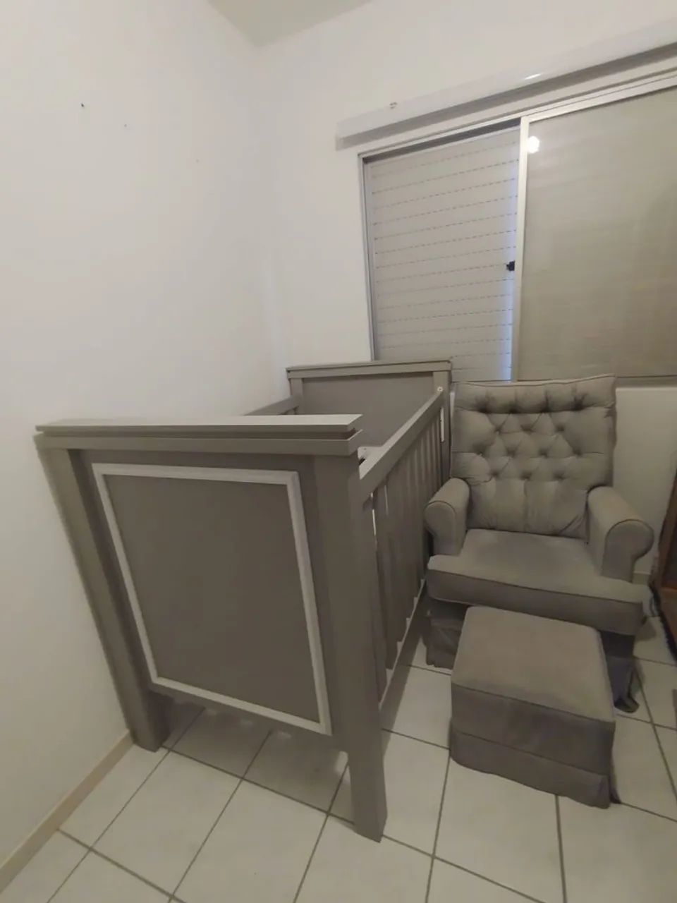 Vendo berço planejado e poltrona - Foto 6
