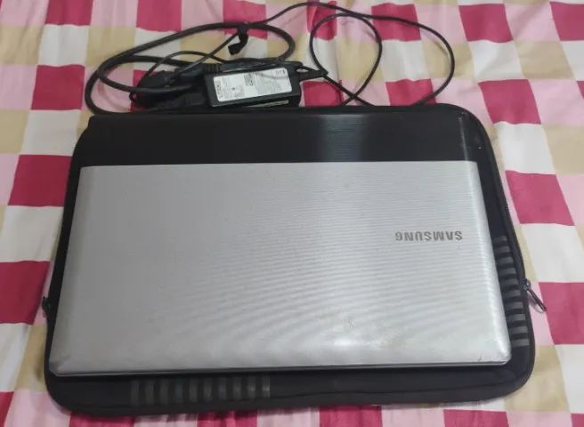 Nootbook Samsung, ano 2012, windows 8 - vendo