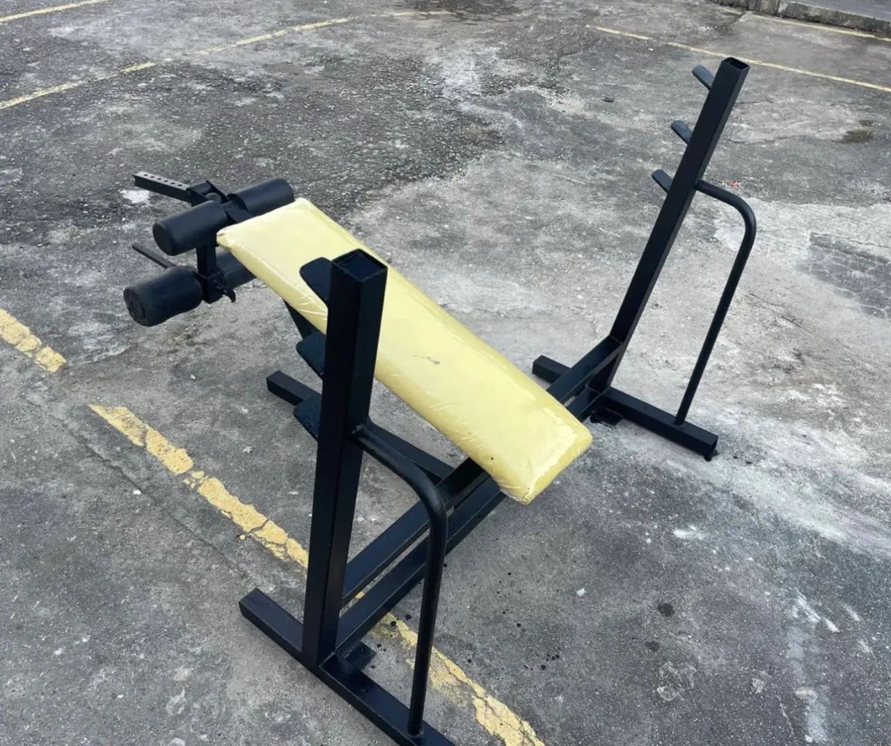 Supino declinado com cadeira extensora e mesa flexora - Foto 3
