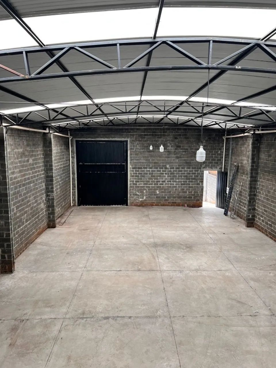 GALPÃO 260M² COM ESCRITÓRIO - JÁ ALUGADO  - Foto 4