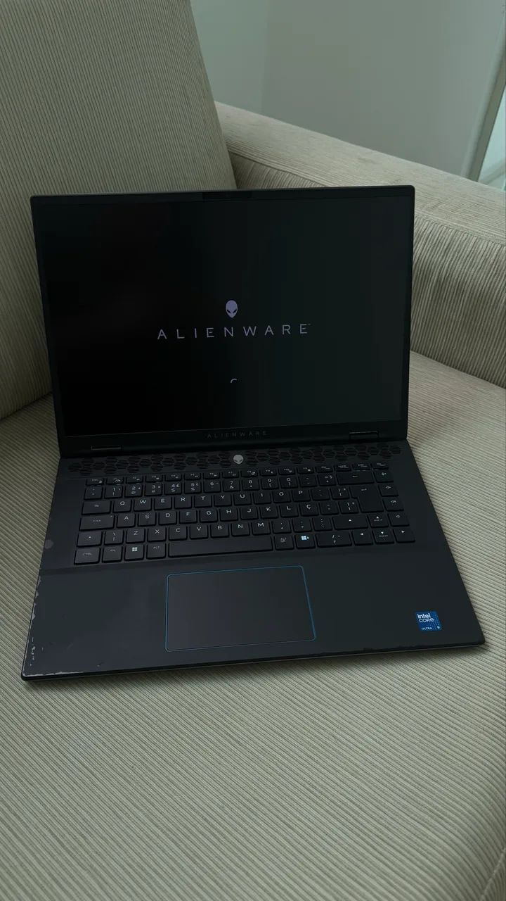 Alienware Dell M16 R2 Core Ultra 9 RTX 4070 32GB 1TB