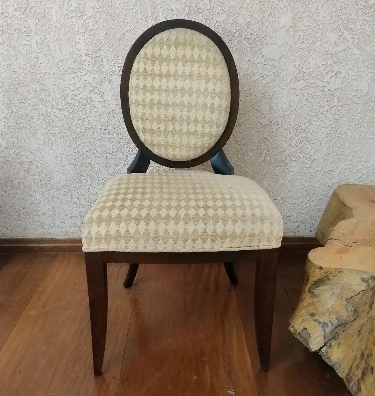 6 Cadeiras Sala de Jantar Madeira Maciça e Tecido Chenile Importado  Preço Unitário 