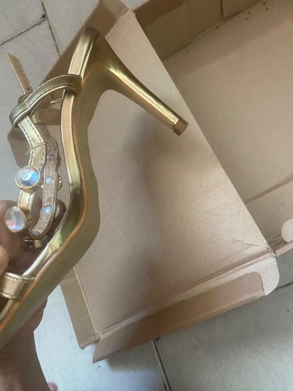 Sandália dourada  - Foto 2