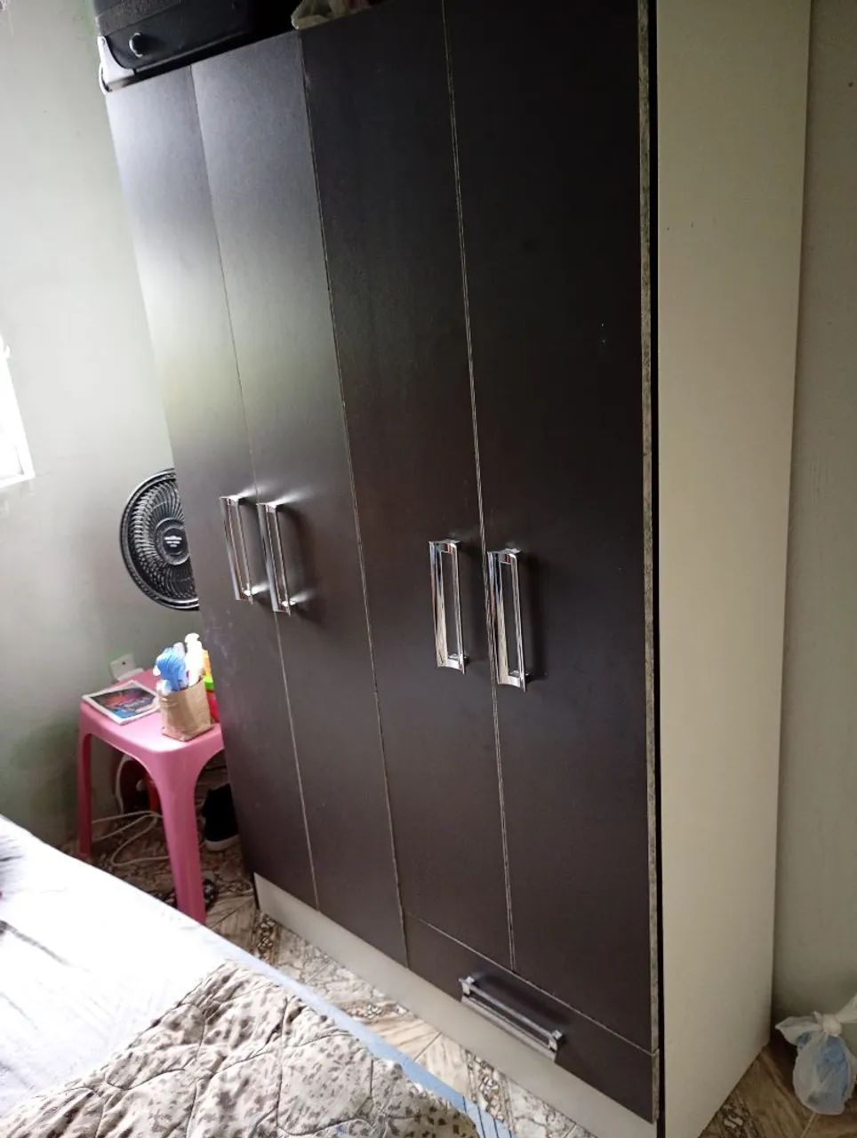 GUARDA ROUPA DE 4 PORTAS