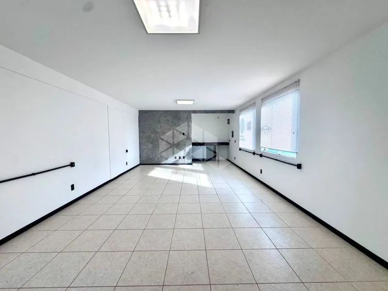 Sala Comercial de 45m² para alugar no Morro das Pedras, Florianópolis - Foto 2