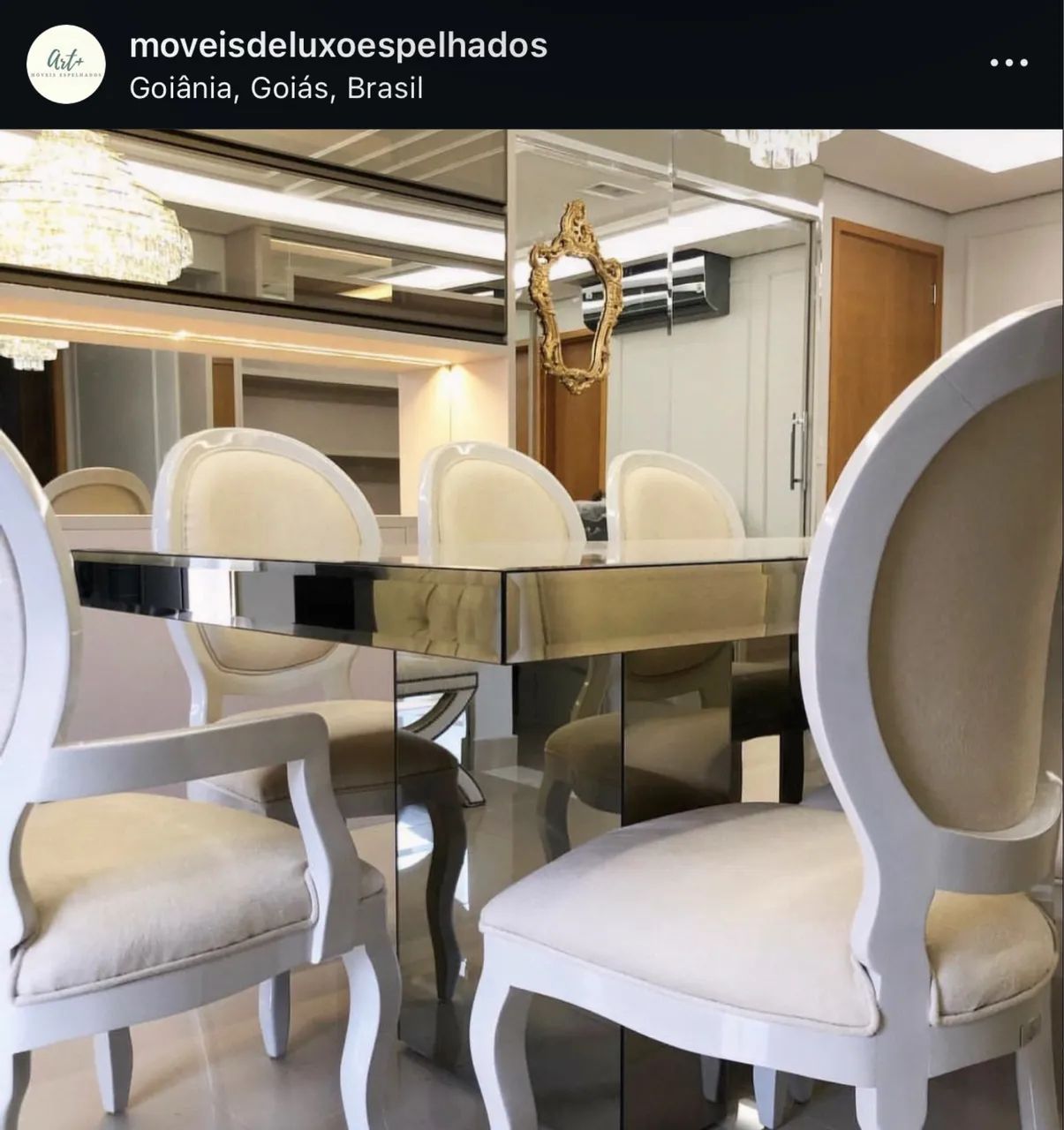 Mesa de jantar espelhada