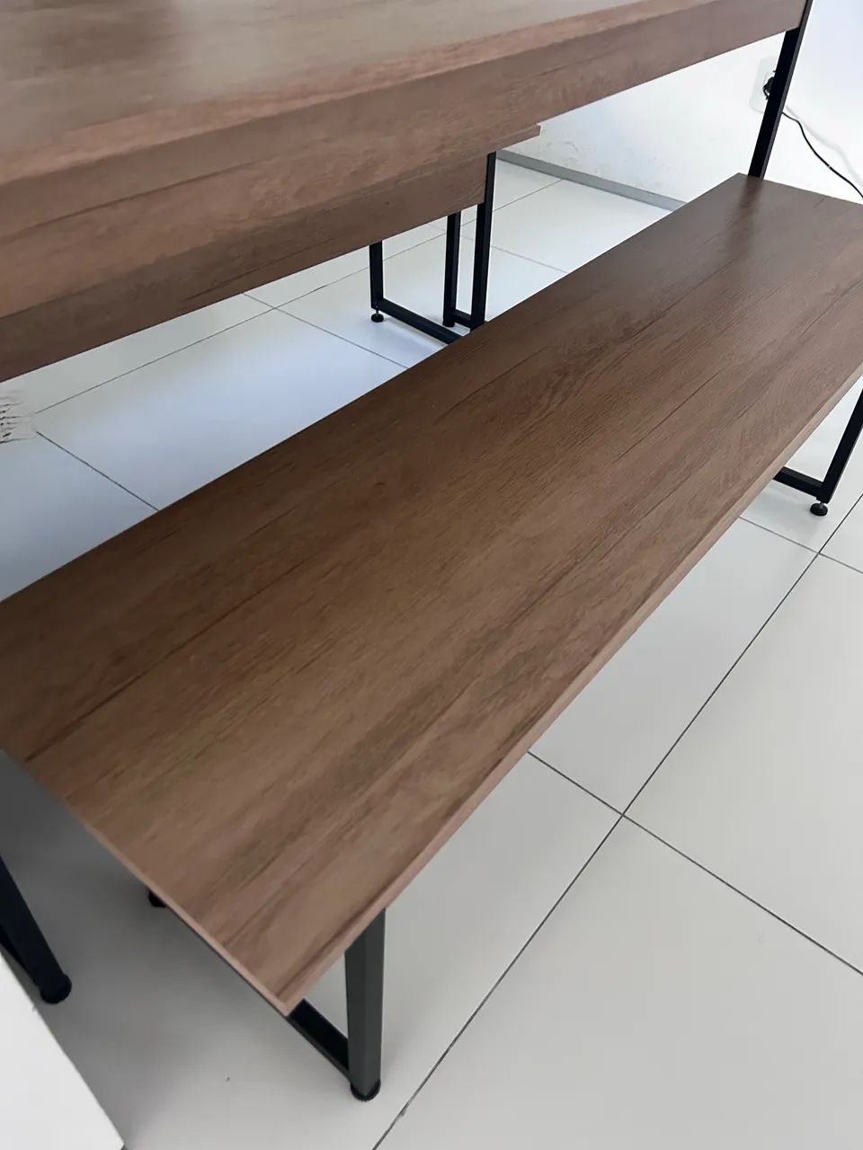 Mesa de jantar industrial com 2 bancos   - Foto 5