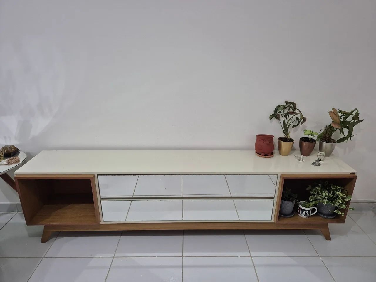 Rack com espelho em ótimo estado