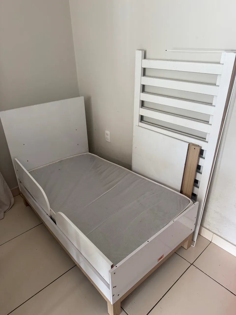 BERÇO QUE VIRA CAMA  - Foto 2