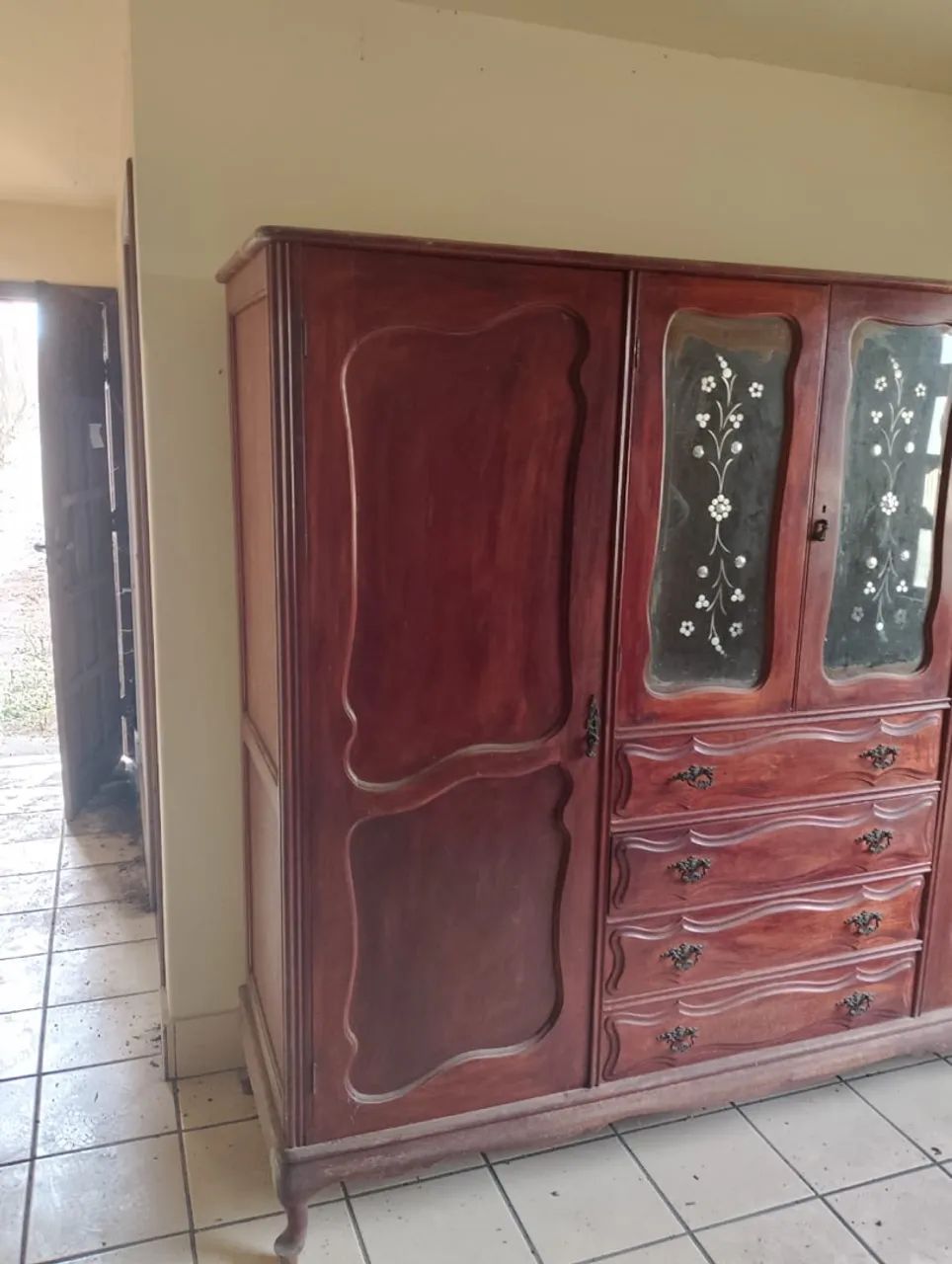 Guarda- roupa antigo  - Foto 4