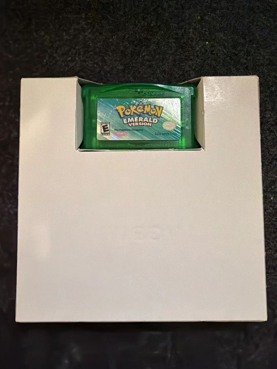 Pokémon Emerald Version - caixa com manual e shield - Foto 2