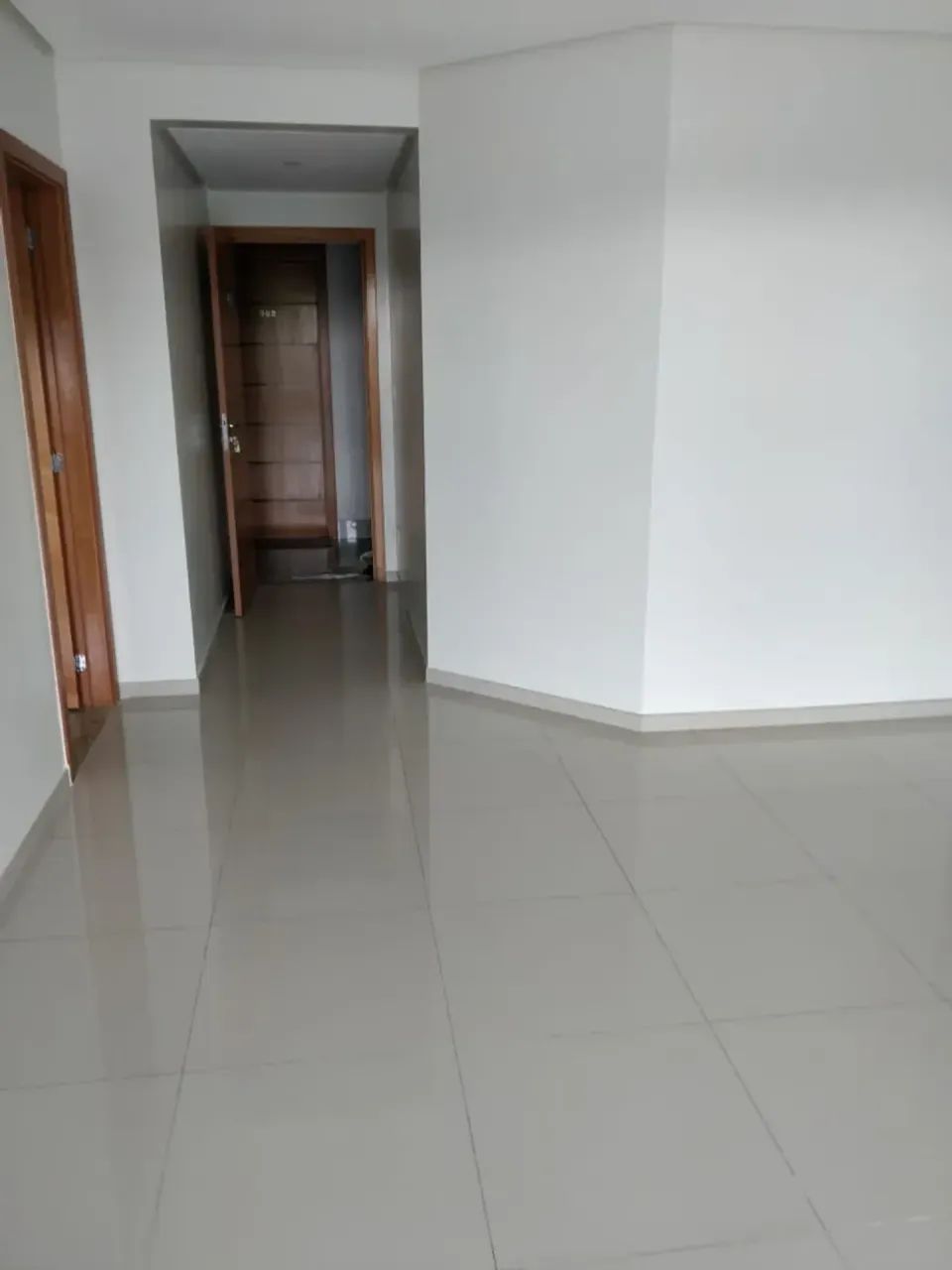 Condomínio Topázio, à venda.