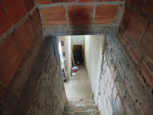 Prédio com duas casas duas garagens e dois salões - Foto 7