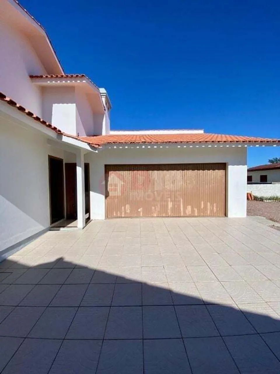 Casa Frente Leste com 4 Dormitórios a Apenas 100m do Mar - Foto 4