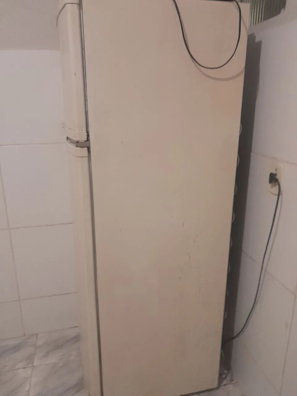 Geladeira  boa e barata  - Foto 3