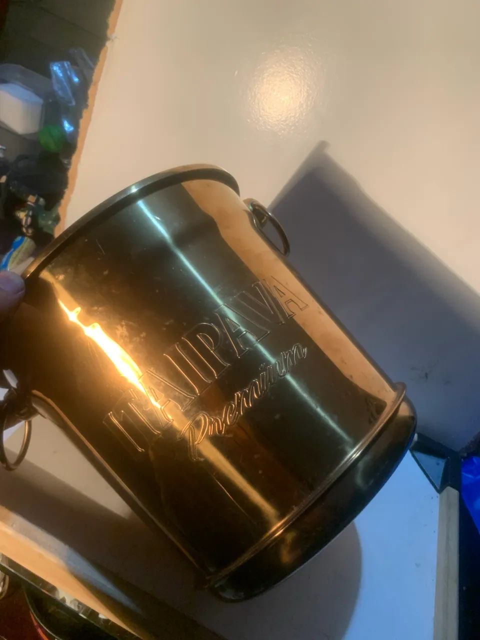 balde de gelo de metal da marca Itaipava Premium.