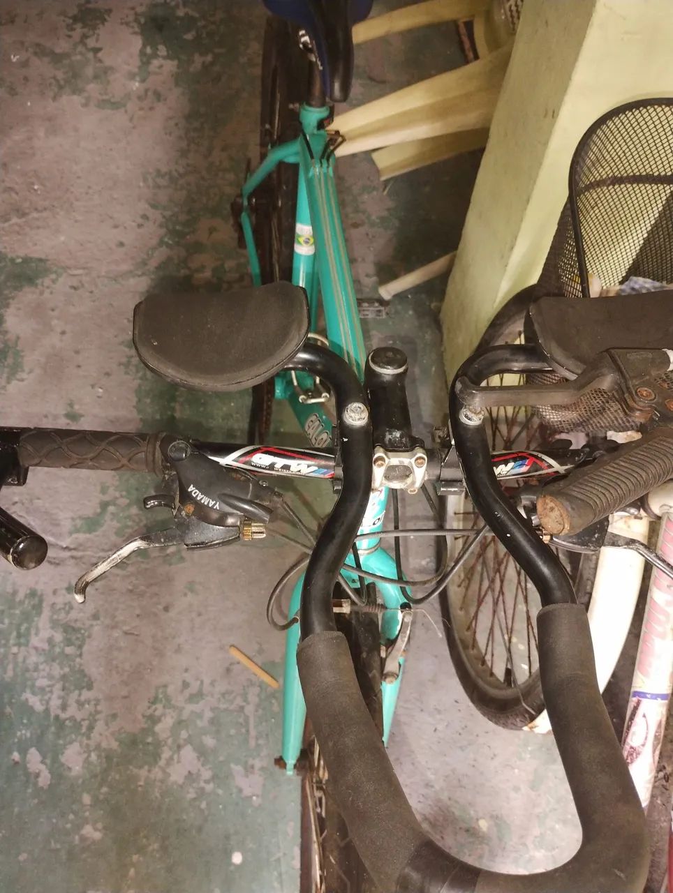 bicicleta de alumínio - parada - Foto 4