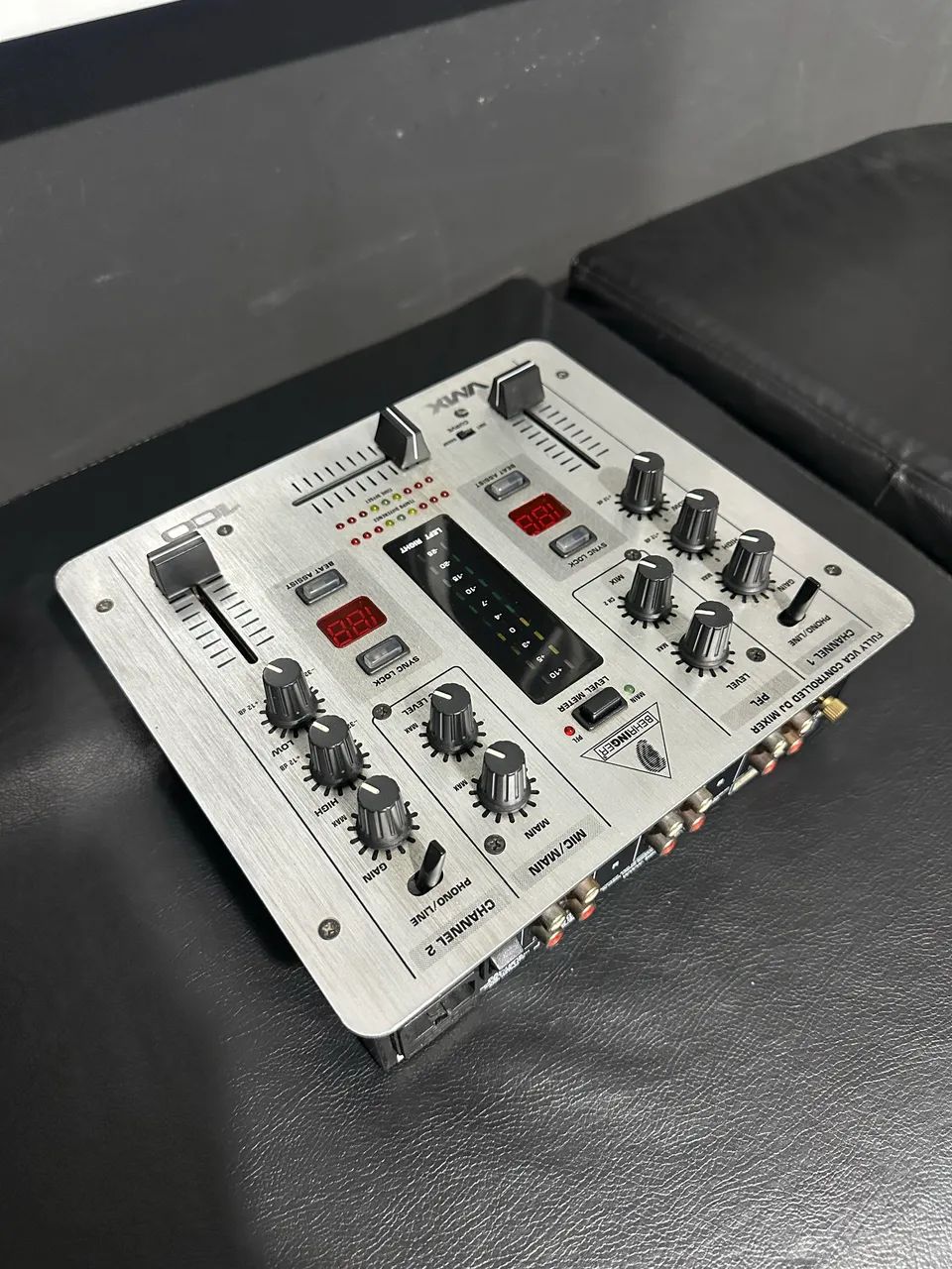 MIXER BEHRINGER VMX 100 - Foto 4