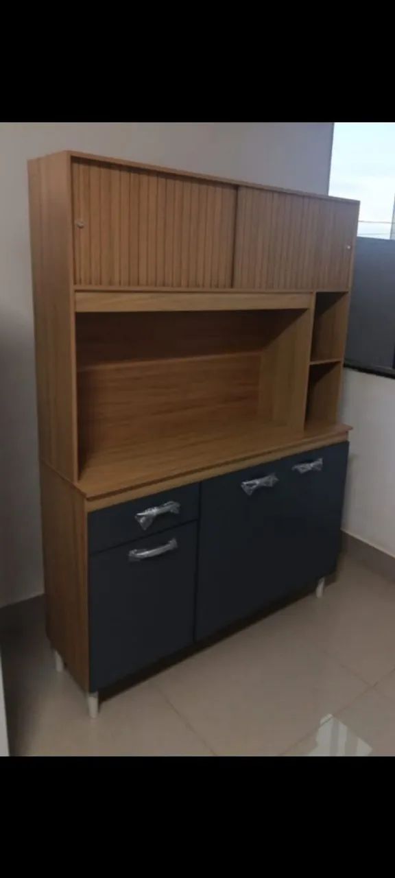 Armário de cozinha compacto