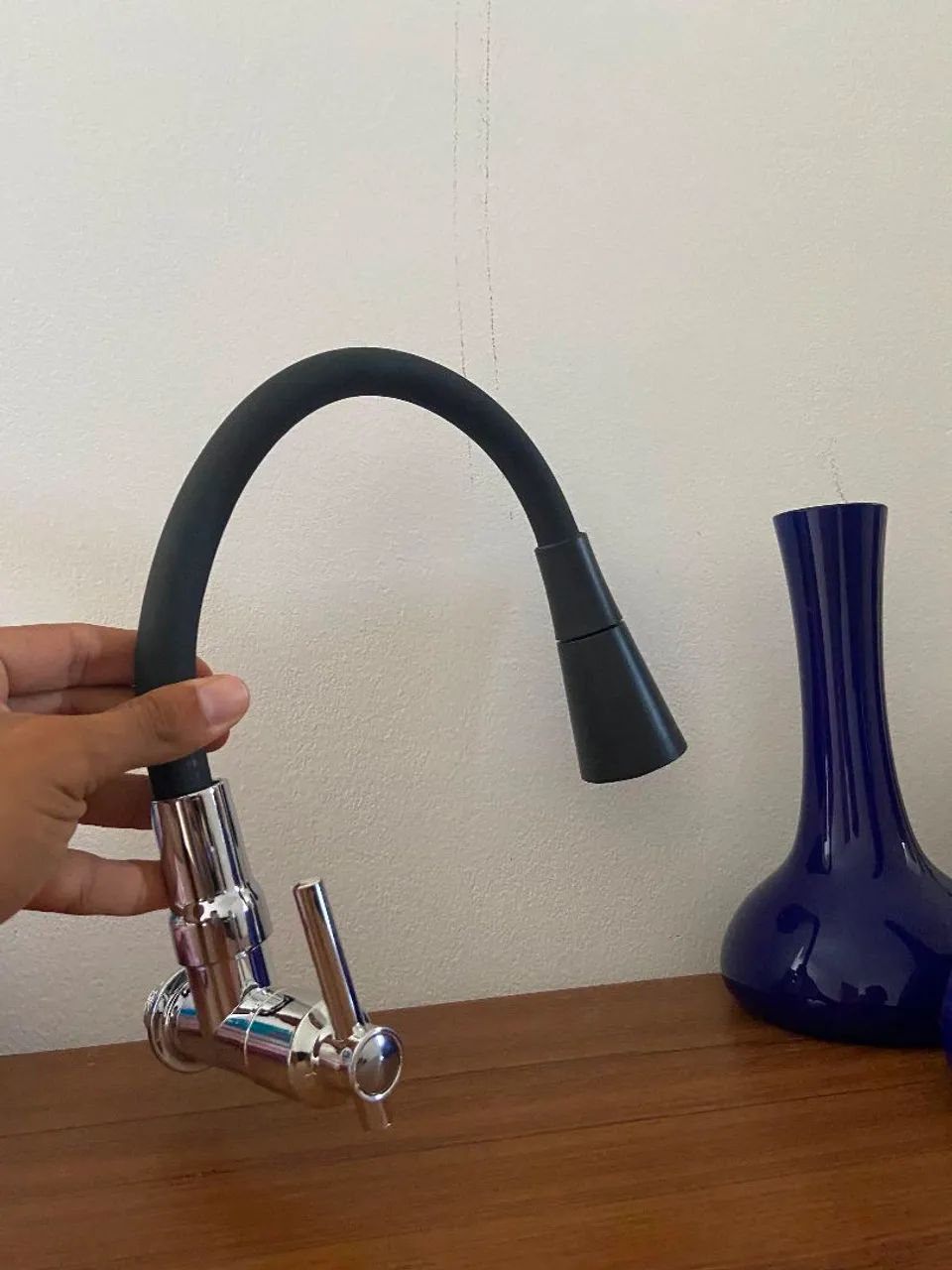 Torneira Gourmet Monocomando Flexível Preta com Bica Móvel para Cozinha