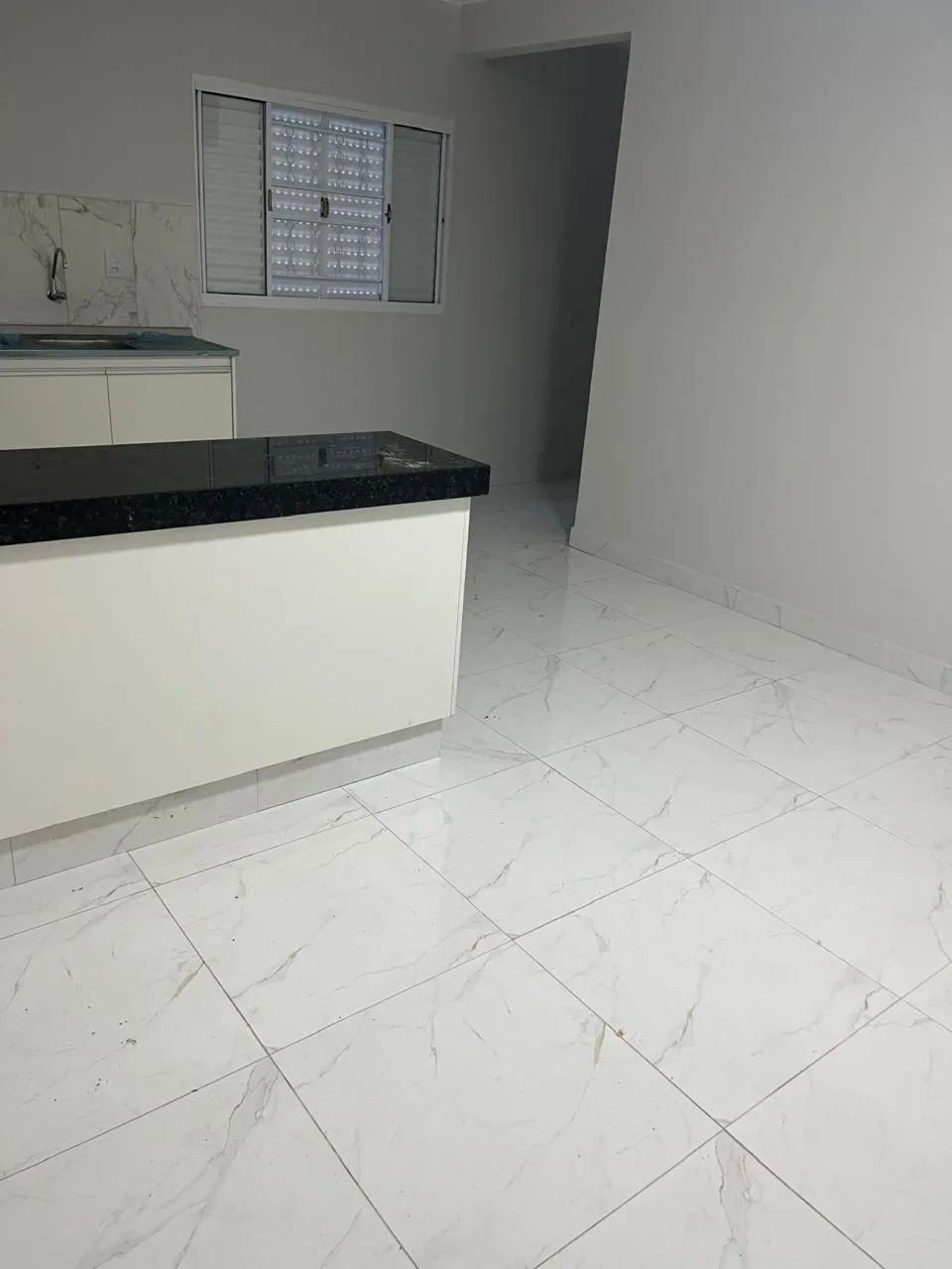 Aluga-se apartamento