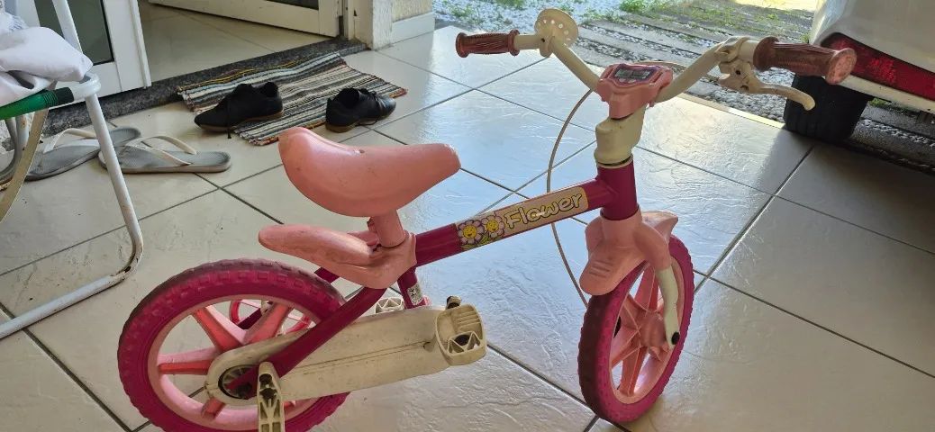 Bicicleta infantil aro 12 - Foto 4