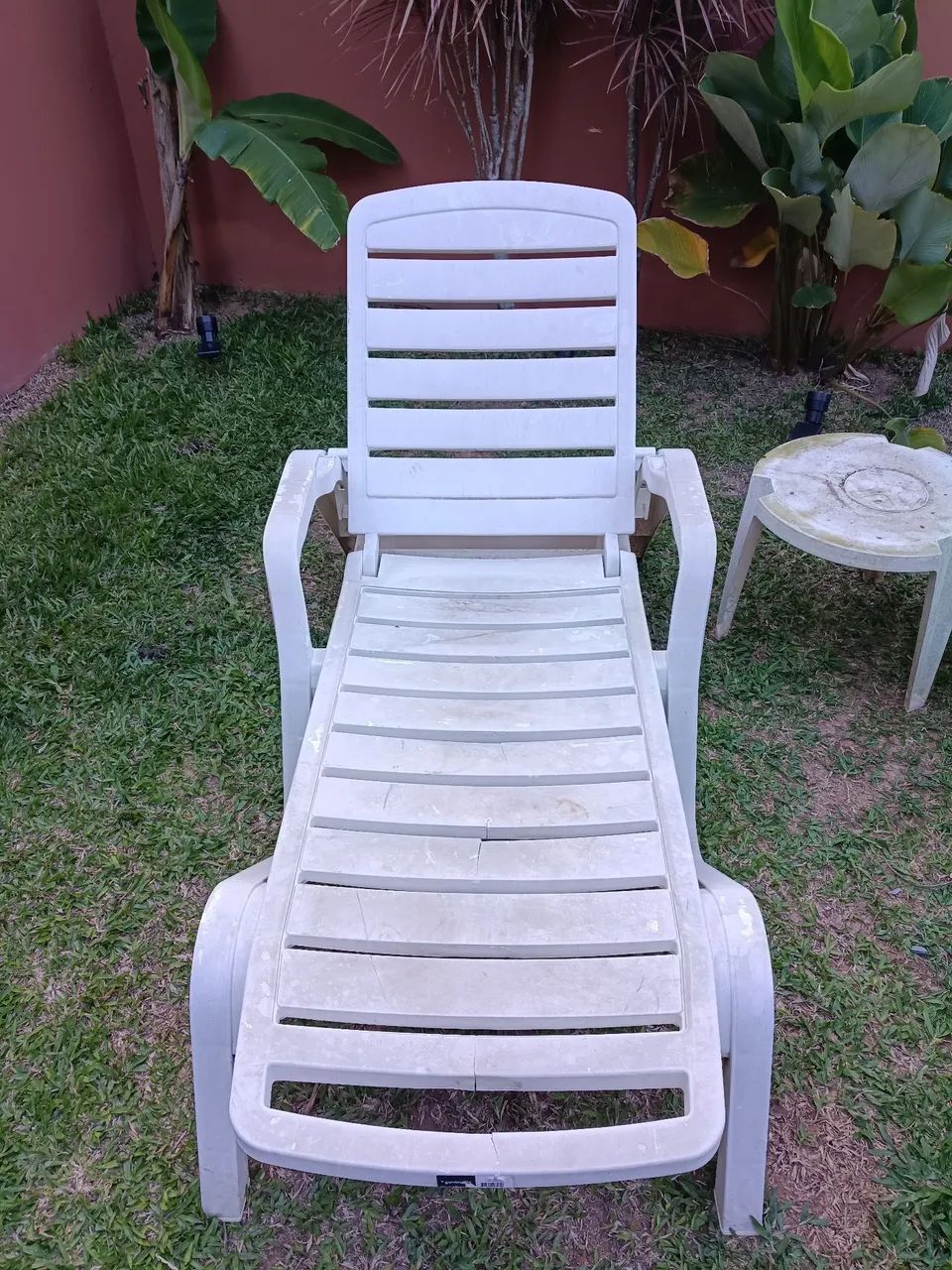 Cadeiras de piscina com mesinha- DOAÇÃO - Foto 2